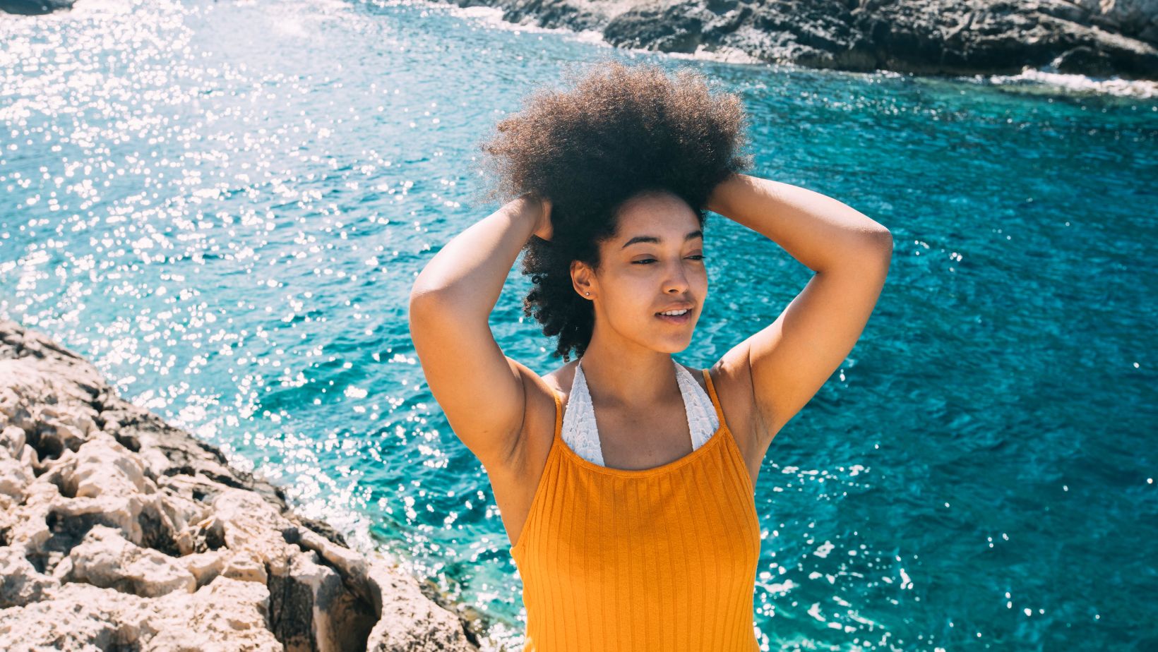 La routine capillaire idéale de l'été pour cheveux crépus, frisés et bouclés