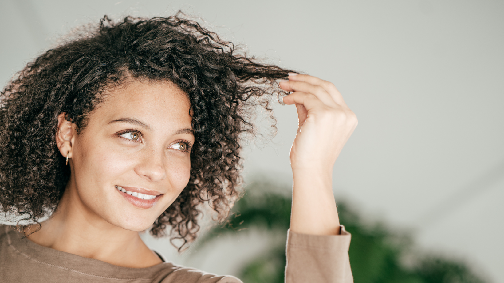 Comment protéger ses cheveux bouclés la nuit ?